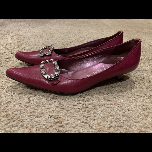 Senda Dealer pointed toe maroon flats w/buckle 6 - Picture 2 of 4